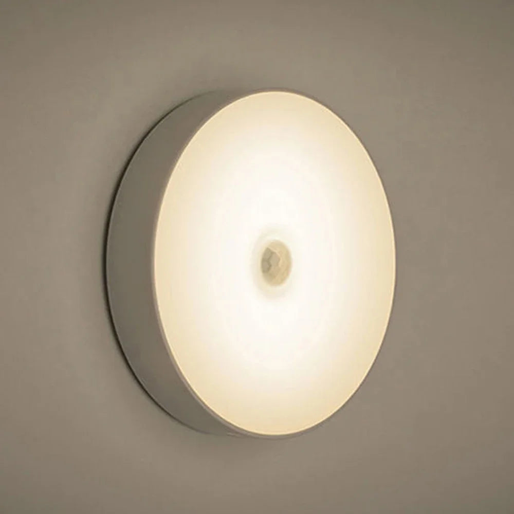 Inteligentna Lampka Nocna LED z Czujnikiem Ruchu