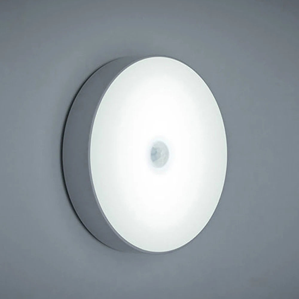 Inteligentna Lampka Nocna LED z Czujnikiem Ruchu